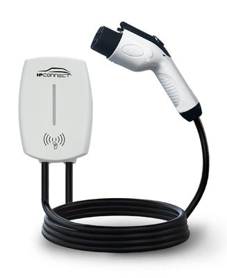 Couleurs personnalisées GB courant de sortie CA standard 3,5 kW / 7 kW Station de charge EV sur le mur