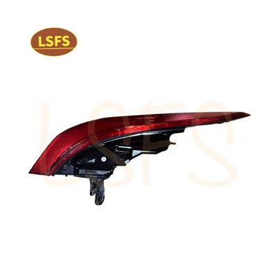 SAIC Maxus D60 Porte arrière arrière de voiture Feu de précaution de freinage 12V C00160067 OEM Feu arrière