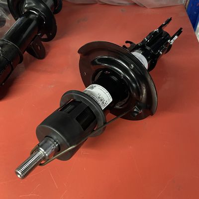 SAIC MG ZS Aménagement de voiture Absorbeur de choc avant gauche OE 10242405 pour suspension automatique