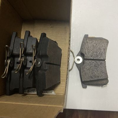 Les plaquettes de frein arrière ROEWE I6 et MG5 OE 10400936 pour les besoins du client