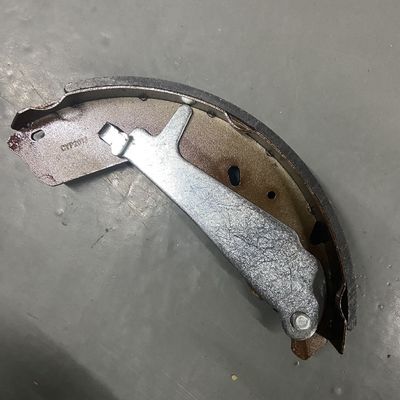 Modèle de voiture T60 Plaquettes de frein arrière OE C00168948 pour la puissance d'arrêt supérieure SAIC Maxus