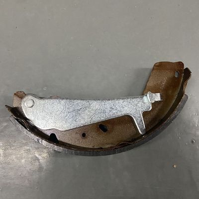 Modèle de voiture T60 Plaquettes de frein arrière OE C00168948 pour la puissance d'arrêt supérieure SAIC Maxus