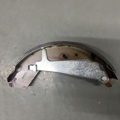 Modèle de voiture T60 Plaquettes de frein arrière OE C00168948 pour la puissance d'arrêt supérieure SAIC Maxus