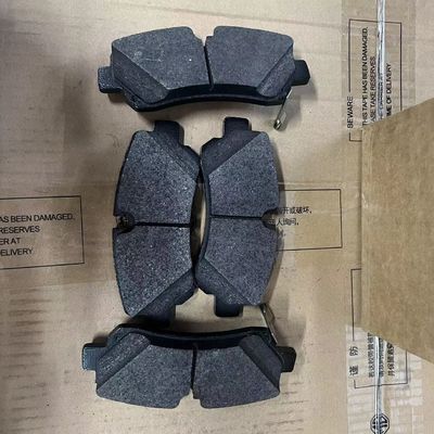 Montage automobile MAXUS SAIC MOTOR Plaquettes de frein avant C00212550 pour le montage de frein V90