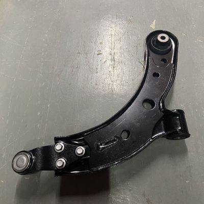 OE 10228100 10228200 bras de commande avant inférieur pour MG ZS côté droit et gauche